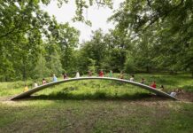 bodies under/over the rainbow / Botschaft Stockholm