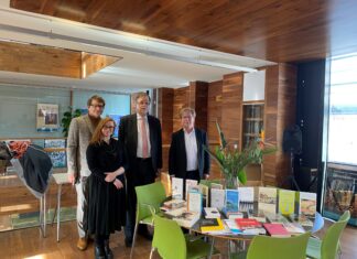 Bücherspende / Botschaft Dublin