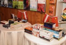 Bücherspende für die Edelweiss-Bibliothek / Generalkonsulat Chengdu