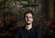 AM WELTENRAND SITZEN DIE MENSCHEN UND LACHEN / Kulturforum New York