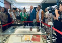 A MONUMENTAL AFFAIR / Botschaft Kuala Lumpur