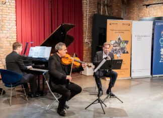 Konzert / Generalkonsulat Krakau Das Bild zeigt das Hugo Kauder-Trio beim Gedenkkonzert.