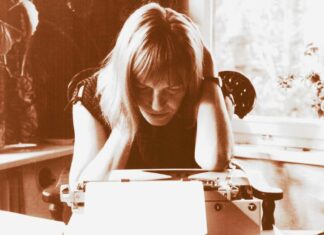 Schreiben gegen den Krieg / Kulturforum Prag Das Bild zeigt den Flyer zur Ausstellung sowie Informationen wie Titel und Laufzeit mit einer Fotografie von Ingeborg Bachmann vor einer Schreibmaschine.