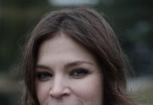 Ana Marwan: Reading and Conversation / Kulturforum New York Das Bild zeigt die Schriftstellerin Ana Marwan. Eine Frau mit mittellangen braunen Haaren und blaugrünen Augen.