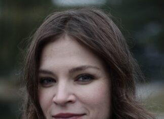 Ana Marwan: Reading and Conversation / Kulturforum New York Das Bild zeigt die Schriftstellerin Ana Marwan. Eine Frau mit mittellangen braunen Haaren und blaugrünen Augen.