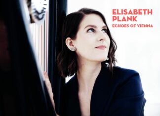 Echoes of Vienna / Kulturforum Washington Das Bild zeigt Elisabeth Plank in Portraitansicht mit ihrer Harfe auf einer Veranstaltungsankündigung des Kulturforums Washington.