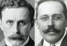 Vortrag Hermann Czech / Kulturforum Brüssel Das Bild zeigt zwei schwarz-weiße Porträtfotos. Auf der linken Seite ein Bild von Adolf Loos und auf der rechten Seite eines von Josef Hoffmann. Beide Männer haben Schnurrbärte und kurze Haare und blicken direkt in die Kamera.