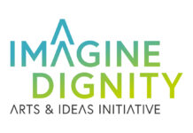 Mensch/Natur/Künstliche Intelligenz: In welcher Welt wollen wir 2040 leben? / Botschaft Berlin Das Bild zeigt in großen blauen und grünen Lettern den Schriftzug IMAGINE DIGNITY (Zukunftskulturschwerpunkt der Österreichischen Auslandskultur)