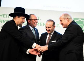 Iftar-Veranstaltung mit BM Schallenberg und IGGÖ Präsident Vural / Task Force Dialog der Kulturen im Außenministerium Das Bild zeigt Außenminister Schallenberg mit IGGÖ Präsident Vural, Kardinal Schönborn und Rabbi Hofmeister.