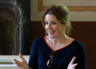 Vortrag von Marie-Luisa Frick / Kulturforum Bern Das Foto zeigt die Vortragende Marie-Luisa Frick.