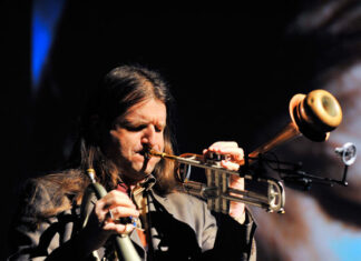 Von Jazz bis Marimba: Franz Hackl in Südafrika / Kulturforum Pretoria Das Bild zeigt den Tiroler Jazz Trompeter Franz Hackl beim Musizieren.
