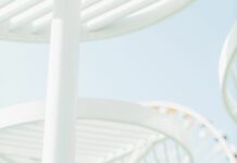 Martin Listabarth – Österreichisch-Griechischer Musiksommer 2024 / Botschaft Athen Das Bild zeigt den Pianisten Martin Listabarth