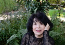 Nacht der Literatur 2024 x Kulturolympiade / Kulturforum Paris Das Bild zeigt das Porträt von Monika Helfer