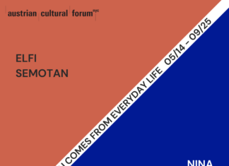 Inspiration Comes from Everyday Life: Works by Elfie Semotan and Nina Hollein / Kulturforum New York Beim Bild handelt es sich um ein abstraktes Bild, das diagonal in zwei Hälften geteilt ist. Die linke Seite ist in einem Orangeton gehalten und die Rechte in einem Blauton. Dazwischen steht der Titel der Ausstellung Inspiration Comes from Everyday Life: Works by Elfie Semotan and Nina Hollein / Kulturforum New York.