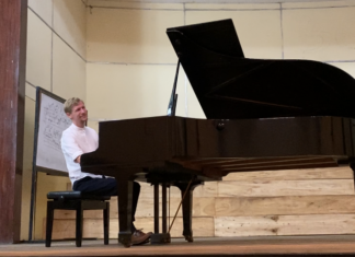 Jazzpianist / Österreichische Botschaft Addis Abeba Das Bild zeigt Martin Listabarth bei seinem Klavierkonzert am 6. Juni 2024 in der Yared School of Music