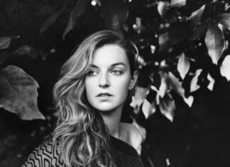 Valerie Fritsch / Generalkonsulat Straßburg Das Bild zeigt ein schwarz-weiss Potrait der Autorin Valerie Fritsch