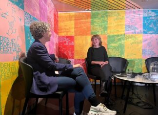 Norwegisches Kurzfilmfestival / Botschaft Oslo Das Bild zeigt die Regisseurin Natalia del Mar Kašik während des Q&A im Rahmen des norwegischen Kurzfilmfestivales in Grimstad