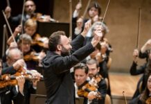 Konzert „Saisoneröffnung 2024: Kirill Petrenko dirigiert Bruckners Fünfte“ / Kulturforum Bratislava Kirill Petrenko und Berliner Philharmoniker