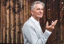 Lesung mit Folke Tegetthoff / Kulturforum New Delhi Das Bild zeigt das Foto von Folke Tegetthoff