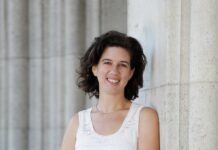 Orgelkonzert Elke Eckerstorfer im Invalidendom / Kulturforum Paris Das Bild zeigt Elke Eckerstorfer