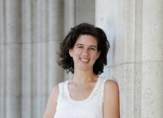 Orgelkonzert Elke Eckerstorfer im Invalidendom / Kulturforum Paris Das Bild zeigt Elke Eckerstorfer