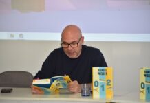 Literarische Lesereise „Daniel Wisser: 0 1 2“ / Kulturforum Bratislava Das Bild zeigt Daniel Wisser bei einer Lesung seines neusten Werkes