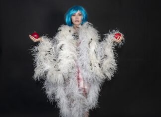 Fotoausstellung / Botschaft Islamabad Das Bild zeigt eine Fotografie von Maryam Mohammadi, die Teil der Ausstellung „Es war einmal, und es war einmal nicht – Steirische Märchen der Seidenstraße“ ist.