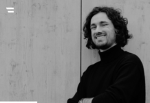 How to tell impactful stories that inspire action / Öst. Kulturplattform Arabischer Raum Das Bild zeigt ein Foto von Lukas Bayer und den Titel „Climate Journalism: How to tell impactful stories that inspire action“