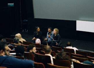 Österreichischer Film ‚Peacock‘ beim Panorama of the European Film Festival / Kulturforum Kairo Das Bild zeigt die Schauspielerinnen Julia Richter und Salka Weber beim Q&A nach der Filmaufführung von ‚Peacock‘