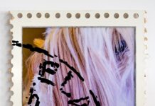 BERWIENALE / Kulturforum Berlin Das Bild zeigt ein minimalistisches Design mit einem hellgrünen Hintergrund, der von abstrakten weißen Linien durchzogen ist. In der unteren Bildhälfte befindet sich der Text in Schwarz: „23. Januar – 26. Februar 2025 BERWIENALE | Zeitgenössische Kunst im Dialog“