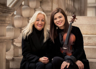 Klassisches Konzert „Ariela“ / Kulturforum Sarajewo Das Bild zeigt die beiden Musikerinnen Sigrid Hagn und Sonja Novčić mit Viola.