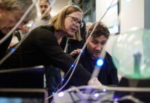 Zukunft jetzt? Mit Kunst und Kreativität in die Zukunft blicken / Kulturforum Bratislava Die Künstler:innen Bettina Schülke, Annette Tesarek, Norbert Unfug und Sebastian Pirch präsentieren ihre Werke dem Publikum.