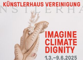 IMAGINE CLIMATE DIGNITY / Künstlerhaus Wien Das Bild zeigt das Plakat zur Ausstellung. Zwei Hände in weissen Lederhandschuhen halten vorsichtig eine weisse Koralle in der Hand.