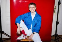 Schreibwettbewerb voixAUT / Kulturforum Paris Das Bild zeigt die Autorin Julia Jost