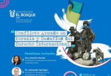 Krieg und Völkerrecht in der Ukraine / Botschaft Bogotá Das Bild zeigt die drei Panelisten: Dr. Nataliia Hendel, Dr. Alexander Springer und Felipe Higuera sowie den Moderator der Veranstaltung, Professor Camilo Ramirez. Auf der Grafik sind auch das Logo der Österreichischen Botschaft Bogotá und das Logo der Fakultät für Rechts- und Politikwissenschaften der Universidad El Bosque zu sehen.