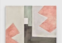 ERNST CARAMELLE: two dots one line / Kulturforum New York Zwei rosafarbene, zackige Formen stehen sich gegenüber, getrennt durch vertikale und horizontale Farbfelder in Grün, Schwarz und Weiß. Das abstrakte Werk spielt mit Flächen, Formen und Perspektiven.