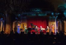 3 Schubertiaden / Generalkonsulat München Das Bild zeigt die Sopranistin Julia Sturzlbaum begleitet von der Pianistin Maharani Chakrabarti und dem Voyager Quartett.