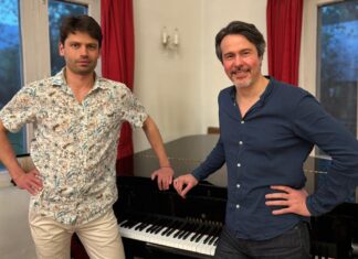 Jazz aus Österreich in Pakistan / Botschaft Islamabad Das Bild zeigt den Saxophonisten Anton Pyvovarov (link) und den Pianisten Falk Bonitz (rechts).