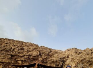 Crossover Musikprojekt in Essaouira-Marokko / Botschaft Rabat Die Musiker bei ihren Aufnahmen in der Wüstenlandschaft in der Nähe von Essaouira.