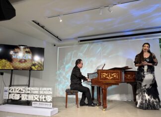 Mahler malt Mahler / Generalkonsulat Chengdu