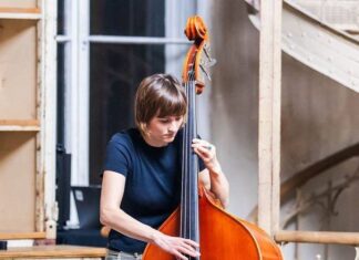 Helene Glüxam / Kulturforum Bratislava Helene Glüxam mit dem Cello.