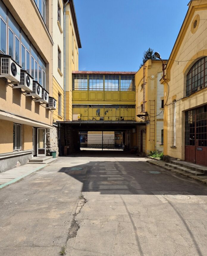 Bild: KF Bukarest/Andrei Popov Das Bild zeigt die Zigarettenfabrik in Sfântu Gheorghe