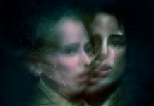 Ausstellung / Kulturforum Mailand Das Bild zeigt 2 Gesichter