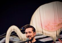 Filmfestival in Neuseeland / Botschaft Canberra Das Bild zeigt Regisseur Bernhard Wenger bei seinem Vortrag in Auckland.