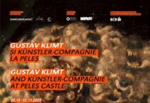 Gustav Klimt und die Künstler-Compagnie in Peleș / Kulturforum Bukarest Das Bild zeigt das Poster der Ausstellung. Den Kopf einer Frau mit gewelltem Haar. Darüber die Daten der Ausstellung.