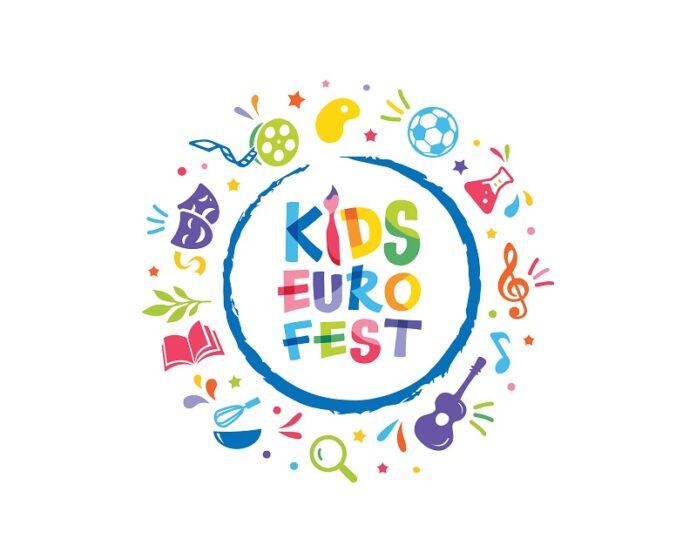 Das Bild zeigt das Kids Euro Fest Logo. Es ist sehr bunt mit Symbolen für Aktivitäten, wie Noten, ein Fußball, ein Buch etc.