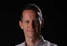 Digital Networks of Conspiracy / Kulturforum Bukarest Das Bild zeigt ein Porträt von Bernd Resch.