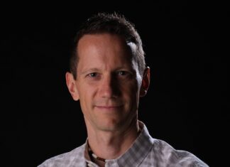 Digital Networks of Conspiracy / Kulturforum Bukarest Das Bild zeigt ein Porträt von Bernd Resch.