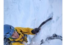 Bergfilmfestival in Bansko / Kulturforum Sofia Martin Sieberer wie er über Eis klettert.