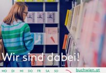 Das Außenministerium zu Gast auf der Buch Wien Das Bild zeigt im oberen Teil eine Frau von hinten, die vor einem Bücherregal steht. Darunter ist ein Kalender, in welchem die Tage eingekreist sind, bei denen die Buch Wien stattfindet und daneben steht „Wir sind dabei“.